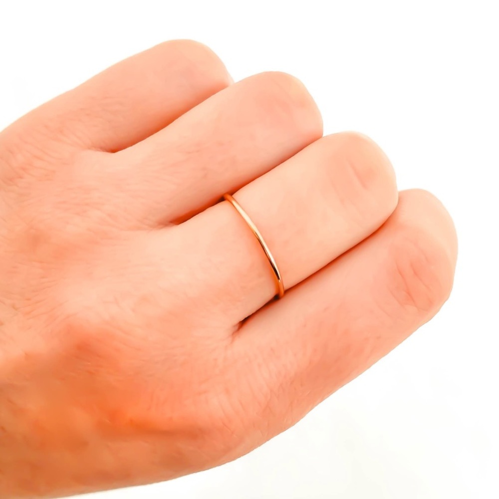 1mm- 925 sterling silver smooth ring band. Minimalist ring. Simple everyday ring - Picture 4 of 4